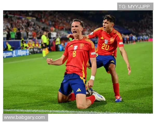 足球明星背后的奋斗历程与荣耀时刻的传奇故事