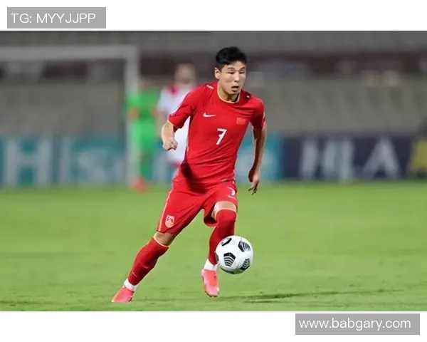 武磊足球明星头像高清图片分享展现其风采与魅力